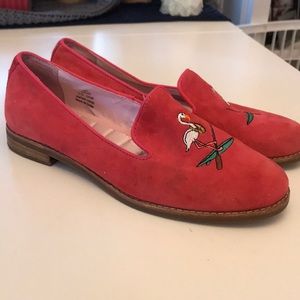 Pink 💕suede Sperry flats w Small heel. Size 8